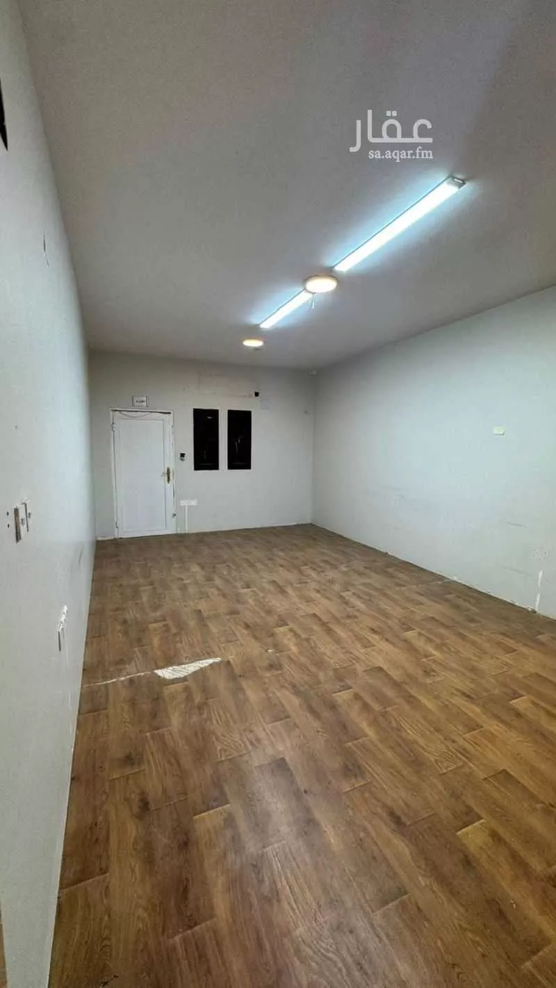 مكتب 980 م² في الواحة 4