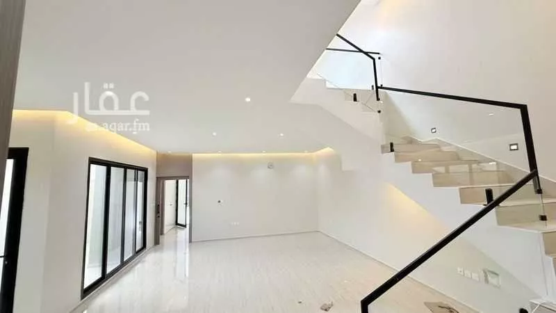 فيلا 7 غرف في ضاحية الملك فهد 13