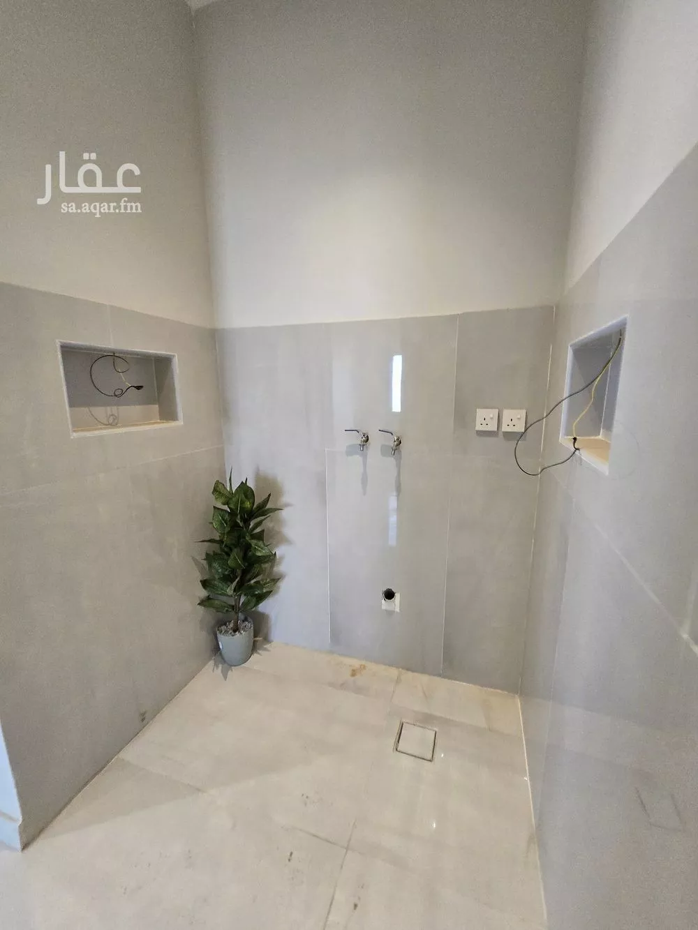 شقة 4 غرف في الحمرا 12