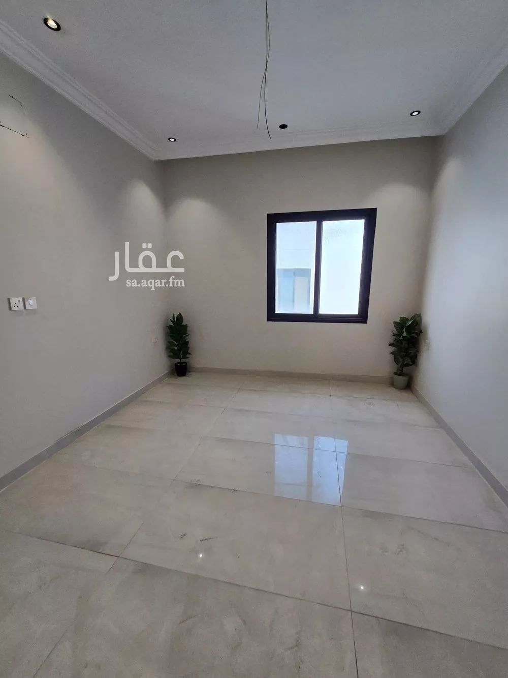 شقة 4 غرف في الحمرا 13