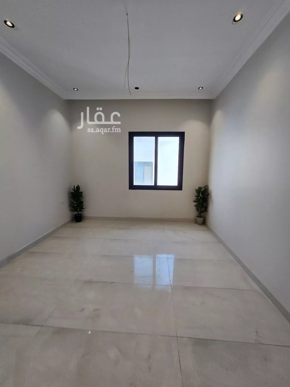 شقة 4 غرف في الحمرا 14