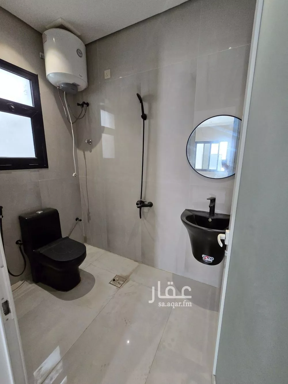 شقة 4 غرف في الحمرا 16