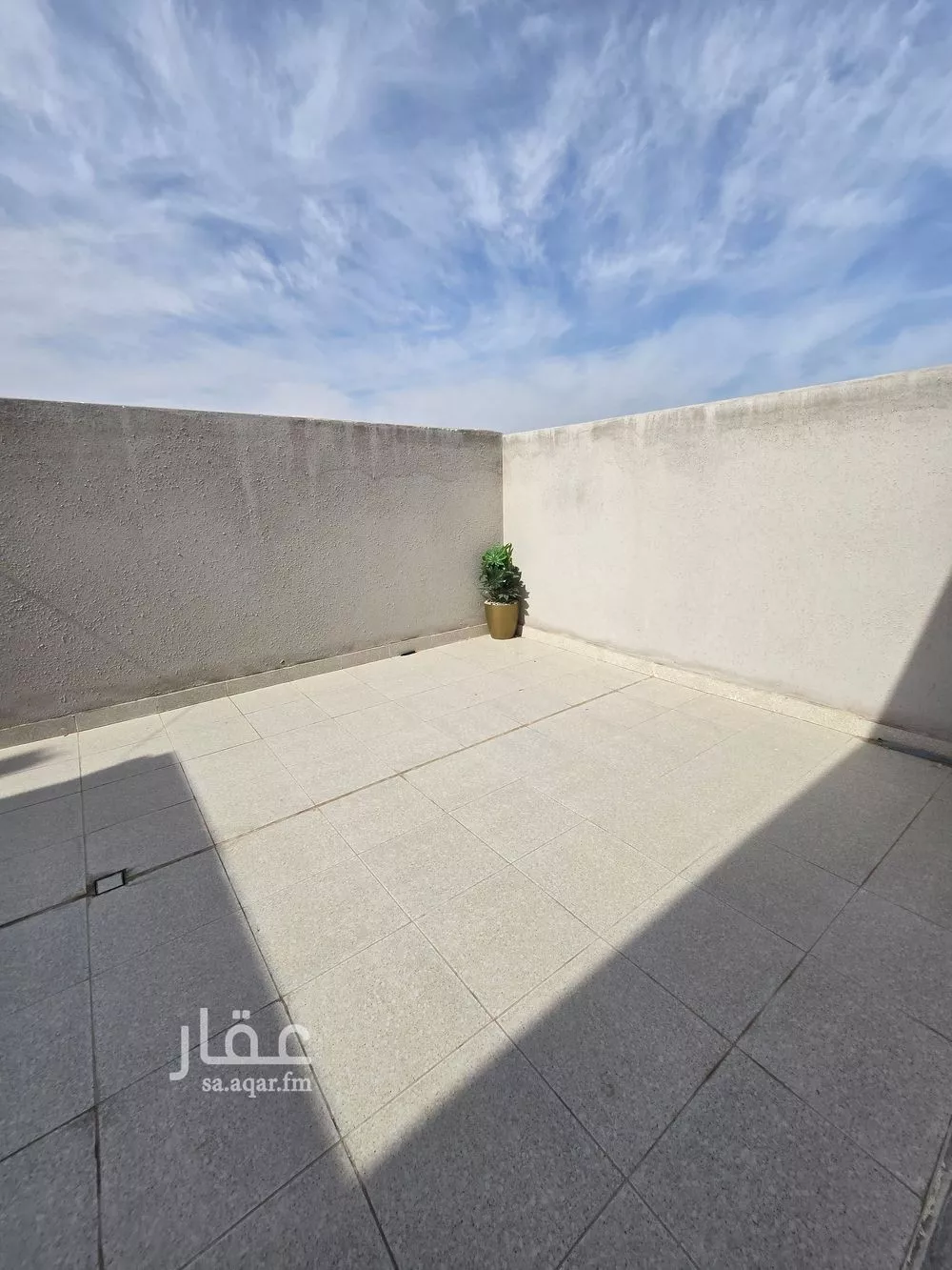 شقة 4 غرف في الحمرا 5