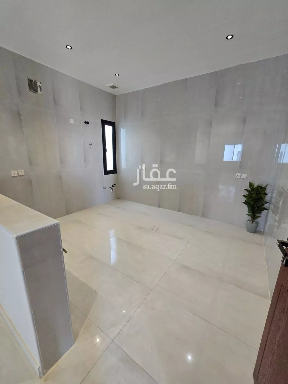 شقة 4 غرف في الحمرا 6