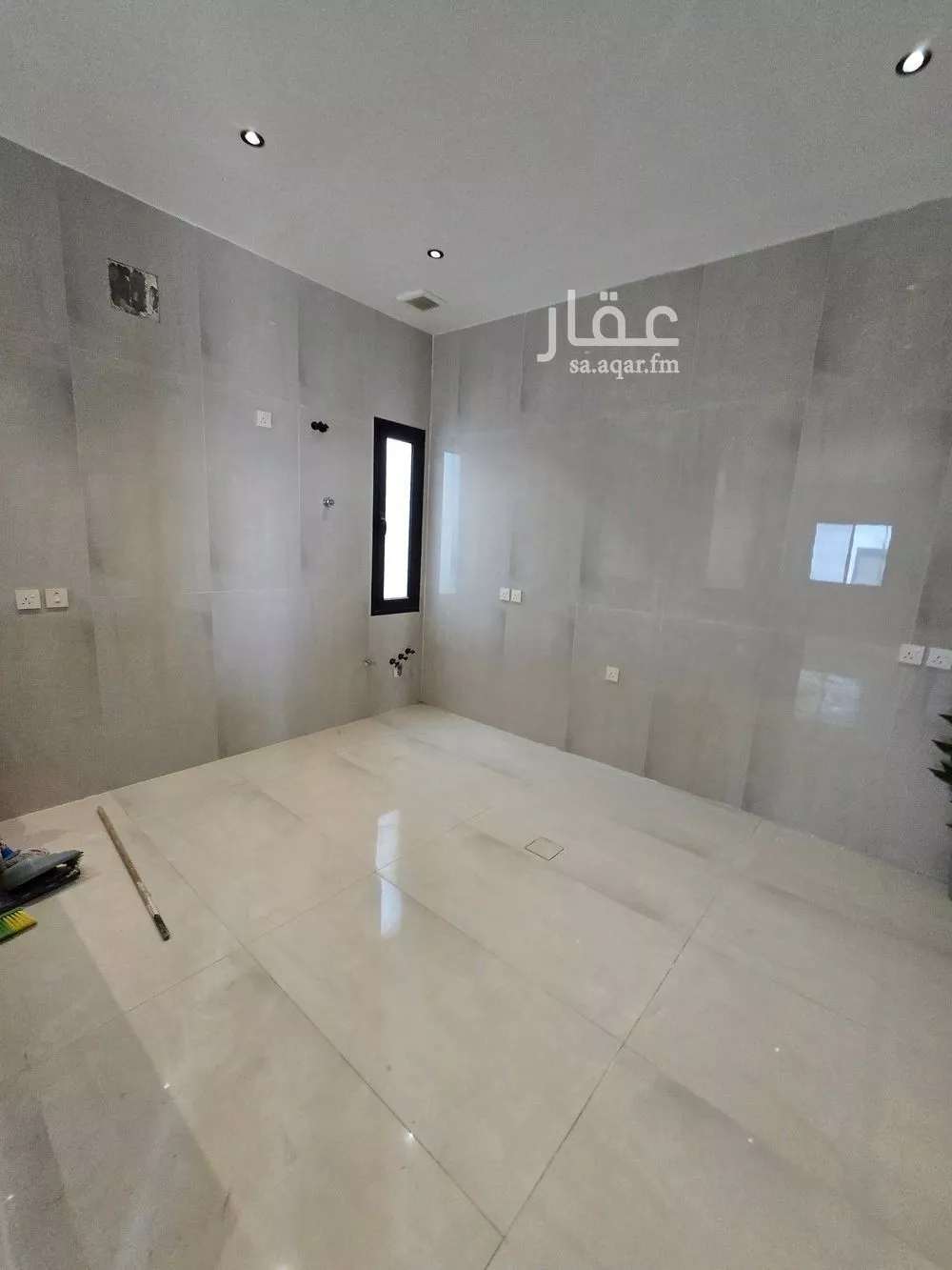 شقة 4 غرف في الحمرا 7