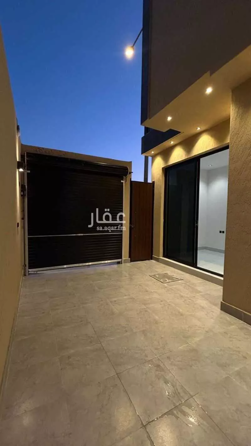 4 bedroom floor in Al Janadriyah 3