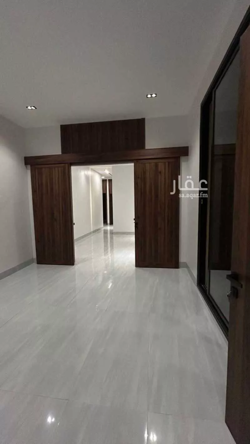 4 bedroom floor in Al Janadriyah 4