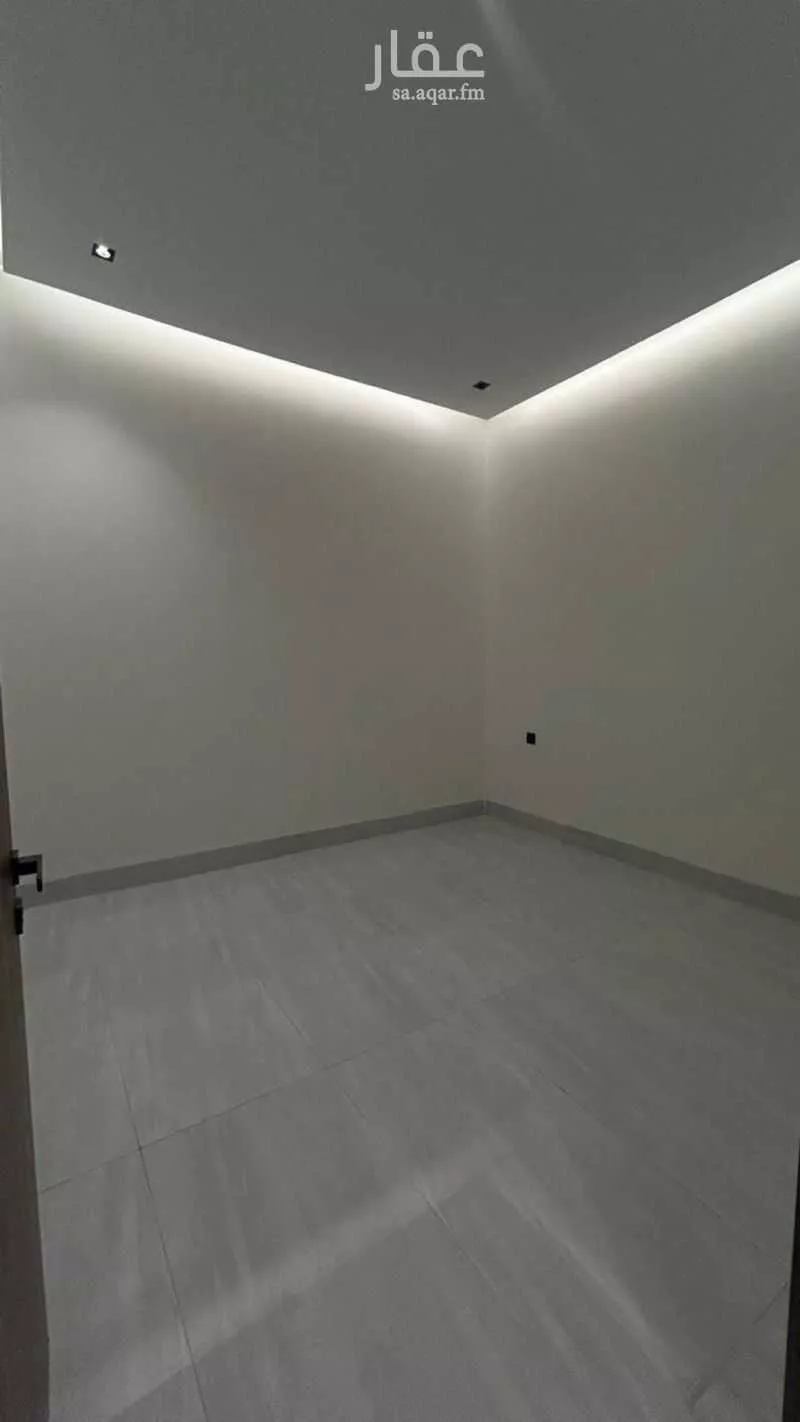 4 bedroom floor in Al Janadriyah 7