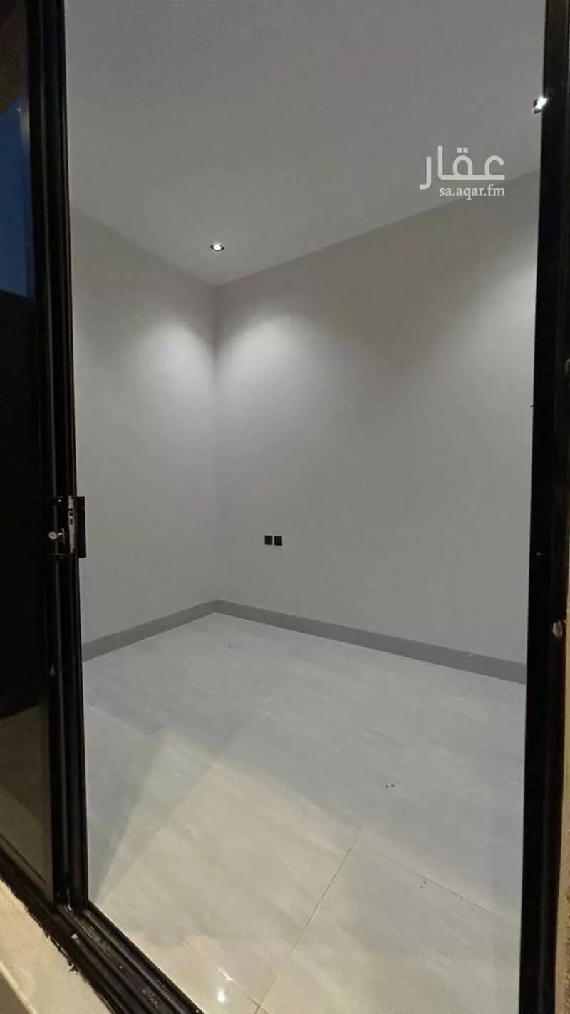 4 bedroom floor in Al Janadriyah 8