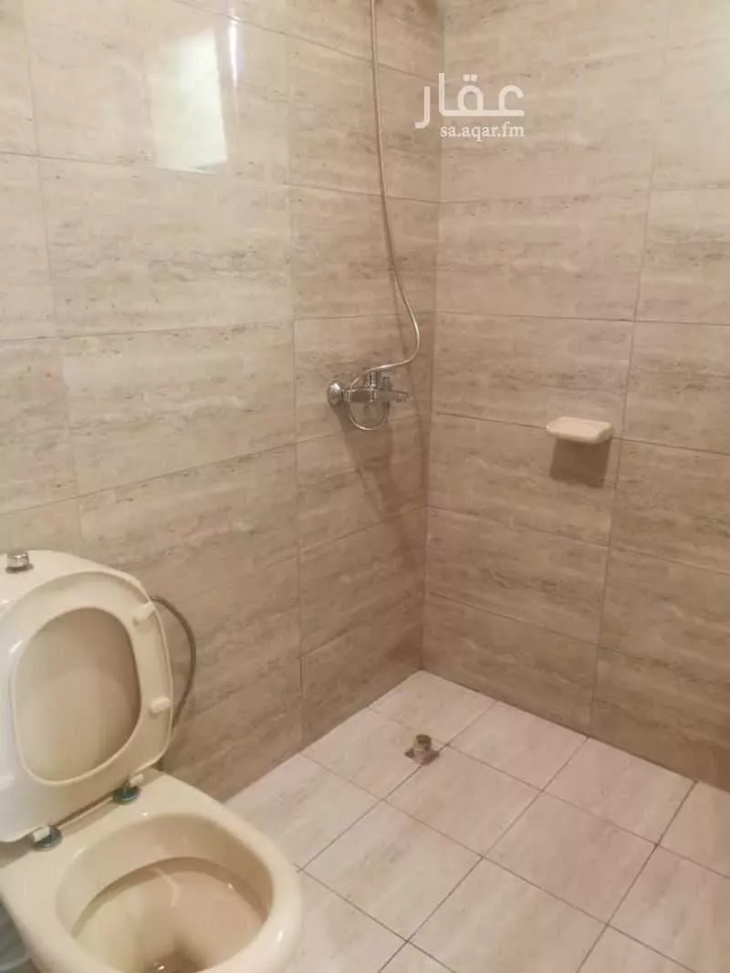 شقة 5 غرف في الروضة 11