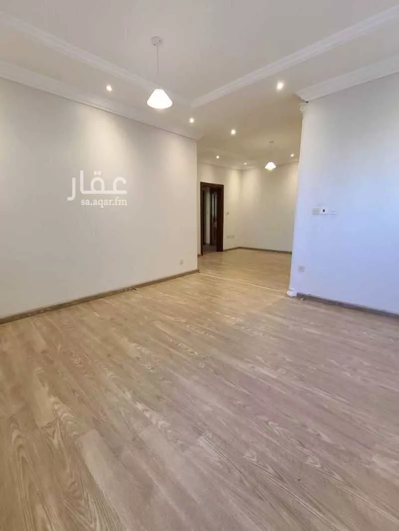 شقة 5 غرف في الروضة 6