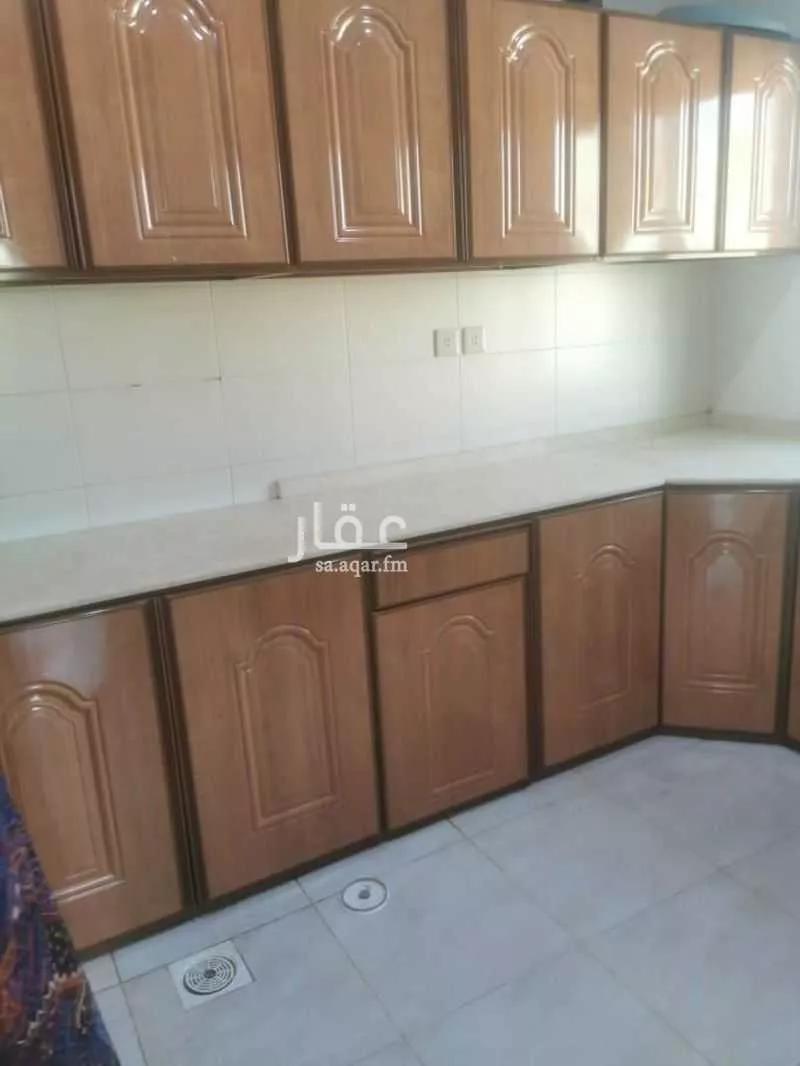 شقة 5 غرف في الروضة 9