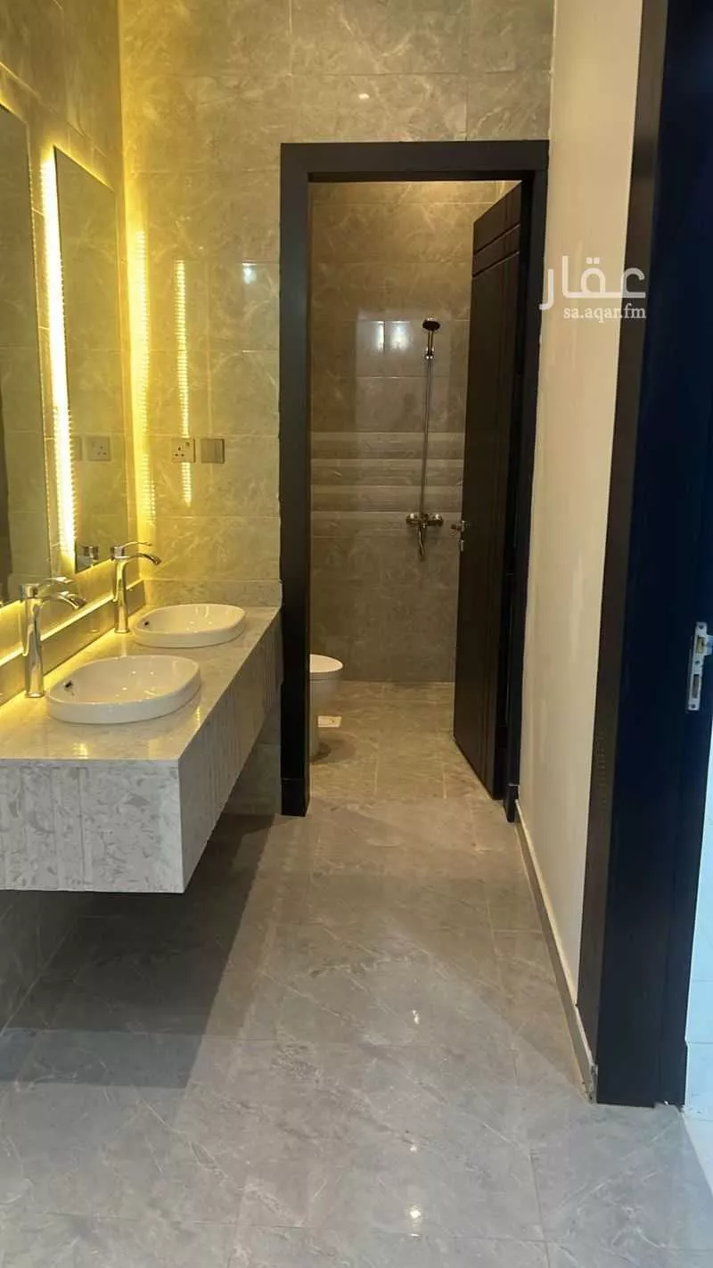 6 bedroom villa in Al Janadriyah 6