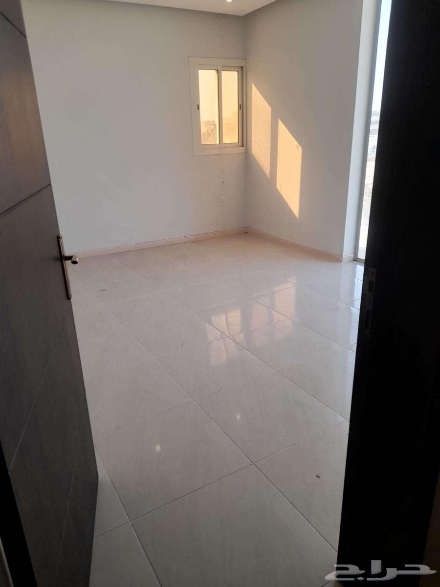 3 bedroom villa in Al Buhayrat 11