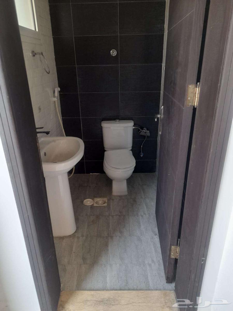 3 bedroom villa in Al Buhayrat 13