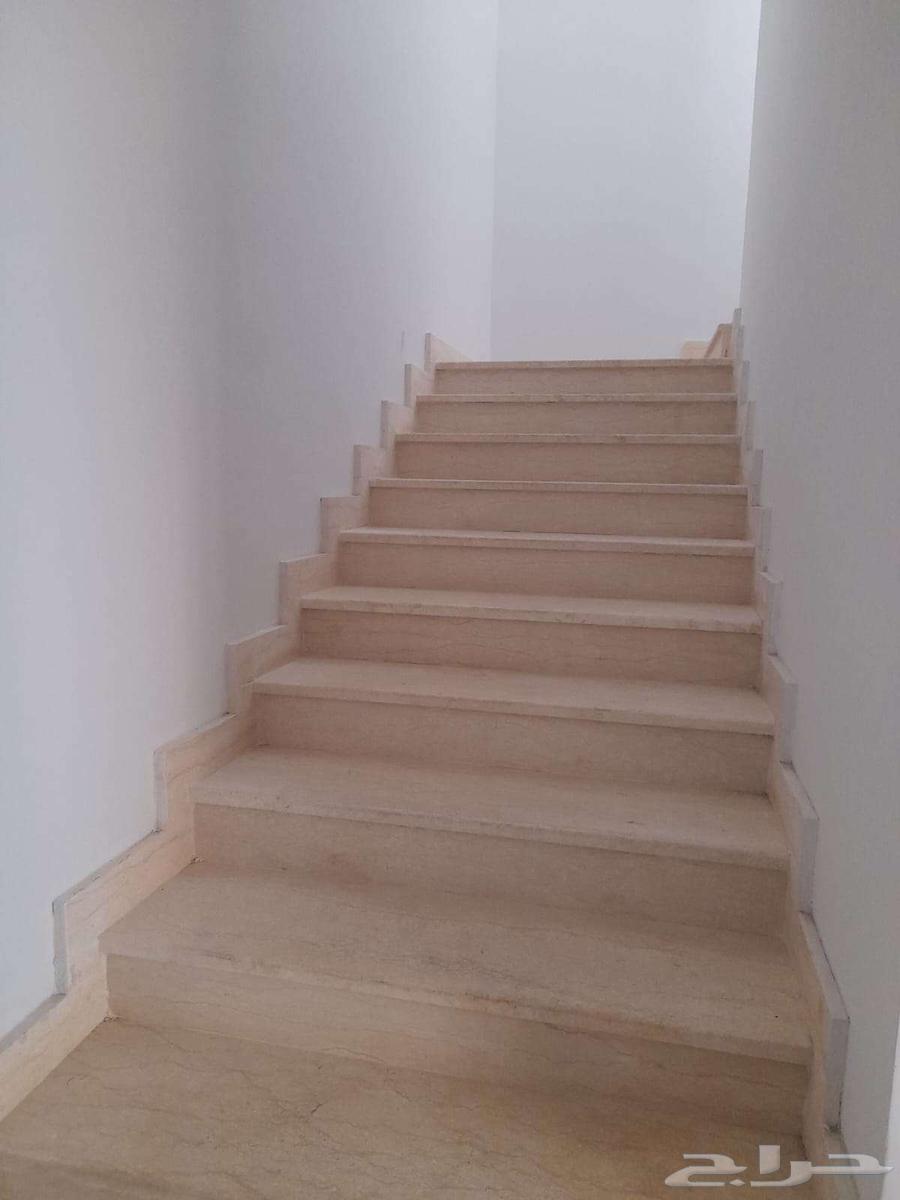 3 bedroom villa in Al Buhayrat 7