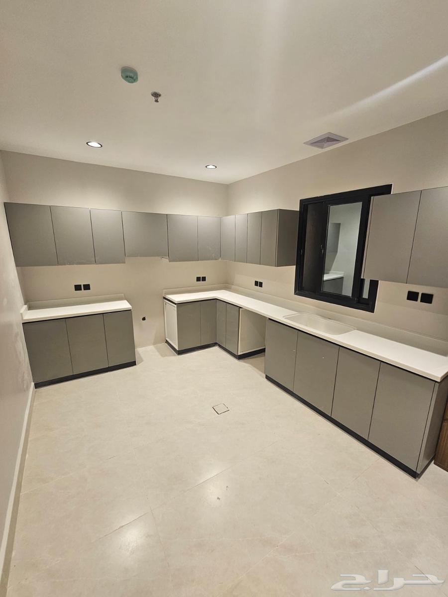 4 bedroom apartment in Ash Shulah 6