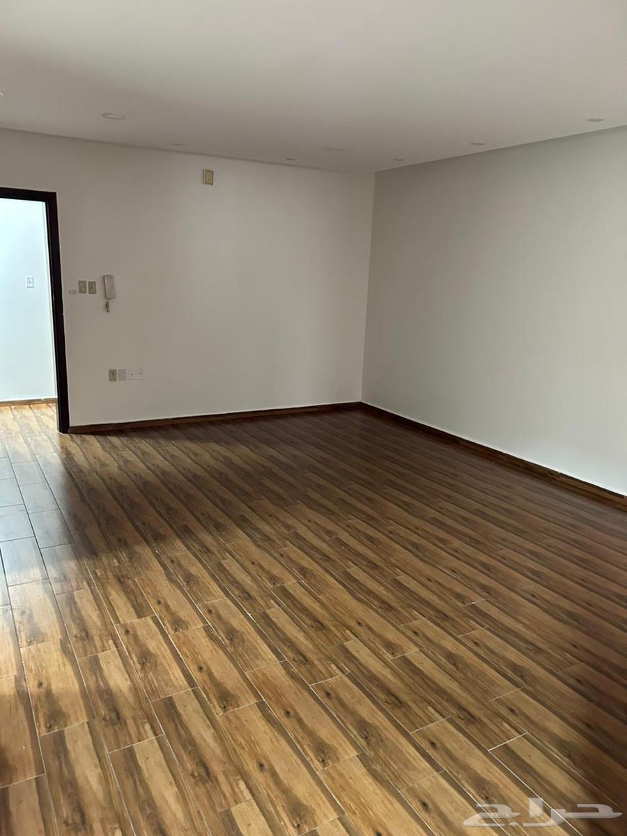 شقة 5 غرف في الخزامى 3