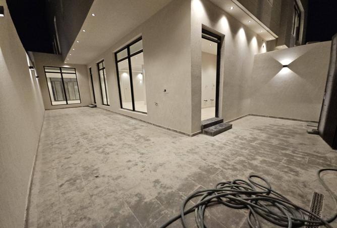 5 bedroom villa in King Faisal 3
