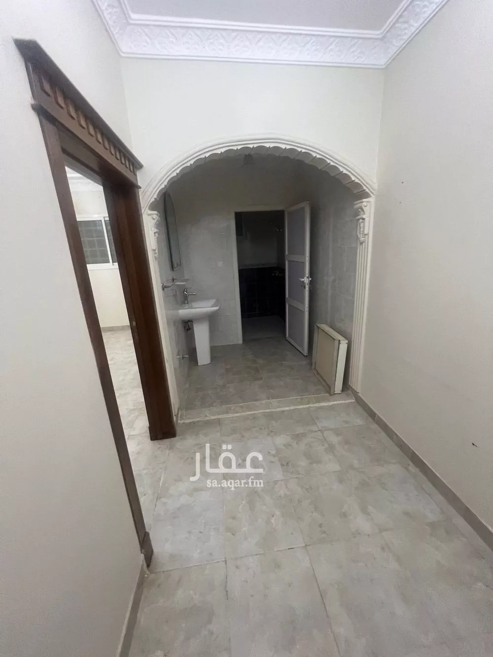 4 bedroom floor in Ishbiliyah 6