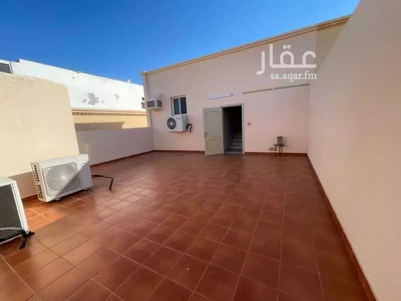 فيلا 6 غرف في الشاطئ 2