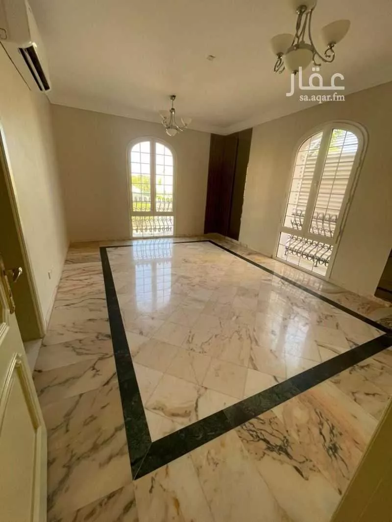 فيلا 6 غرف في الشاطئ 7