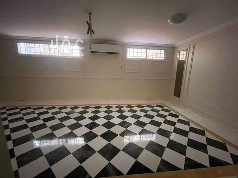 فيلا 6 غرف في الشاطئ 9