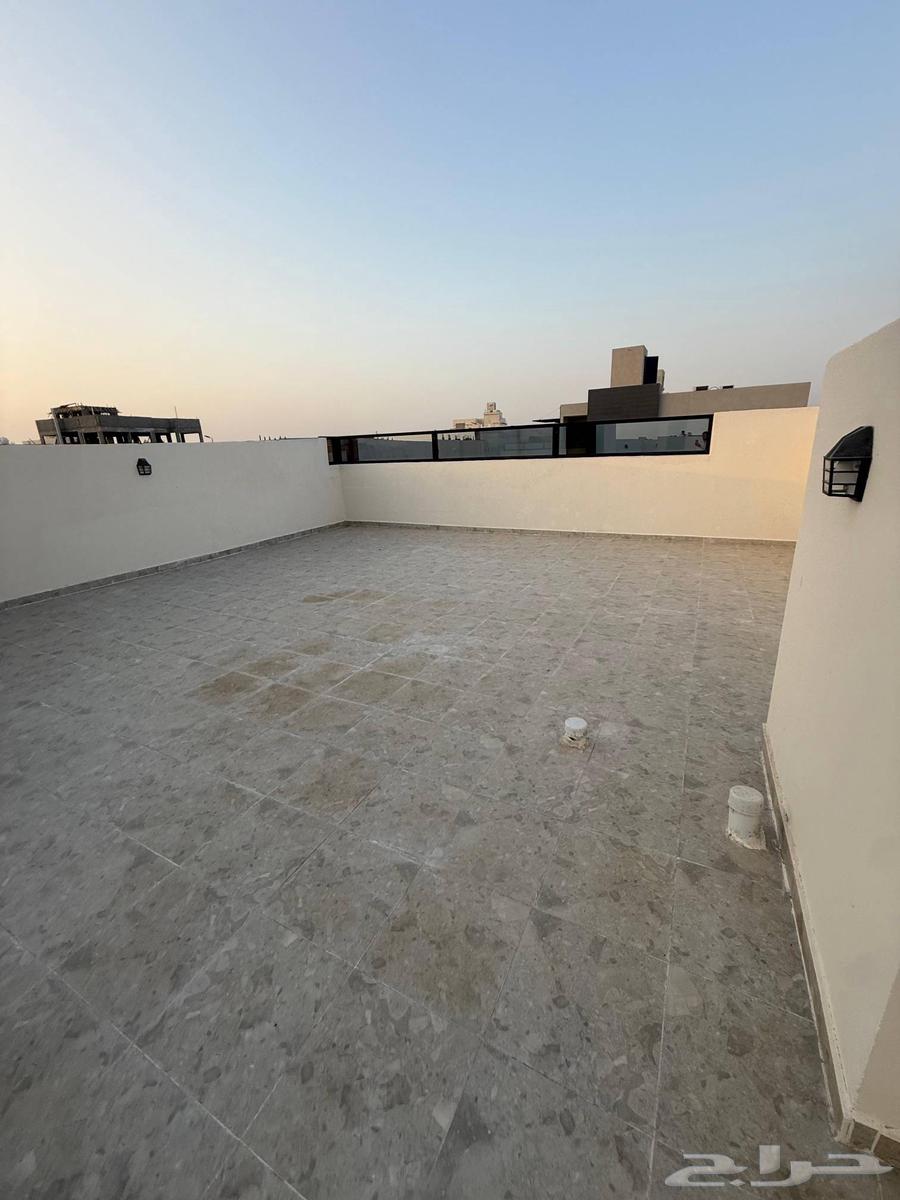 فيلا 9 غرف في ولي العهد 9