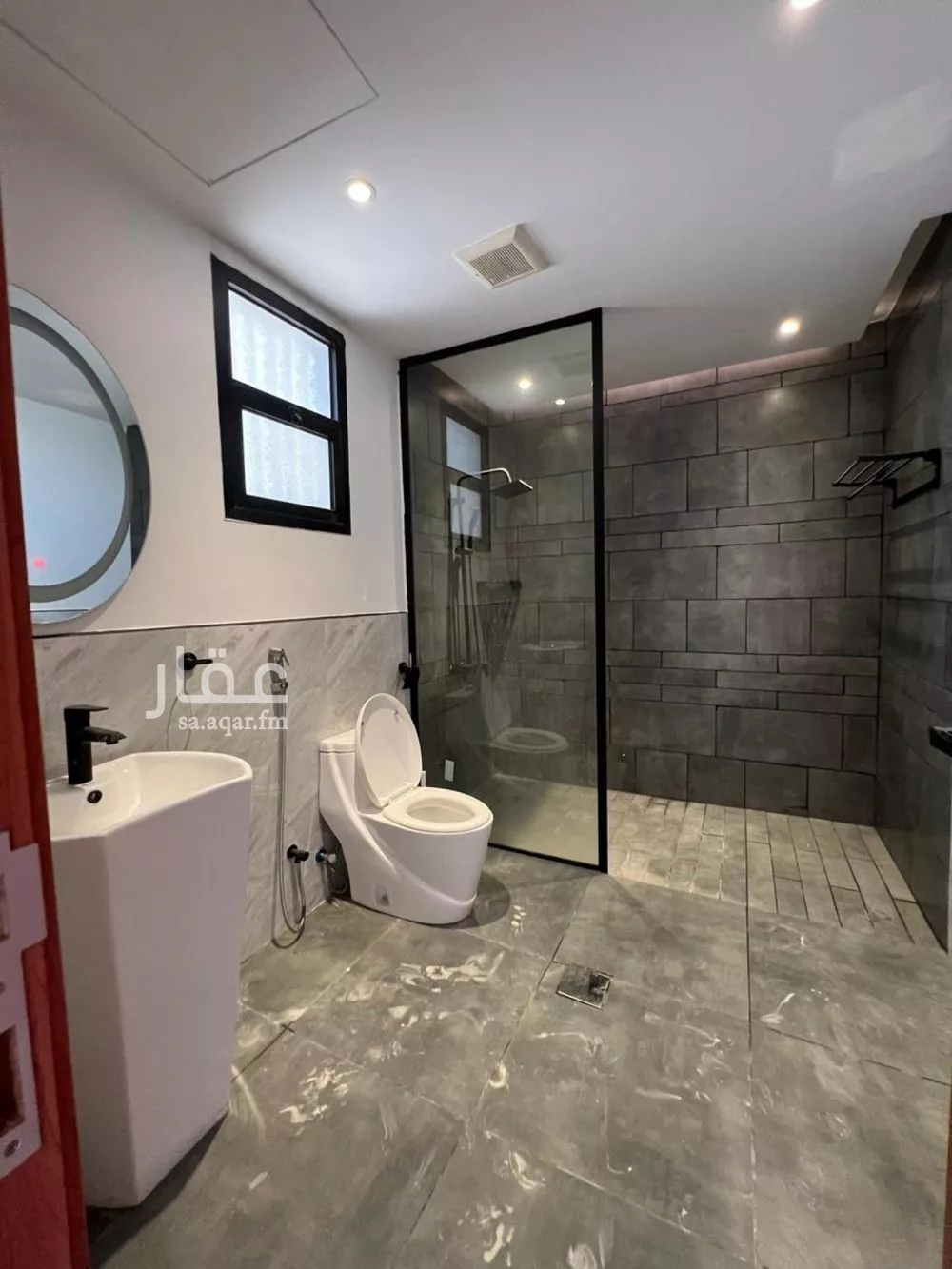 شقة 3 غرف في العارض 4