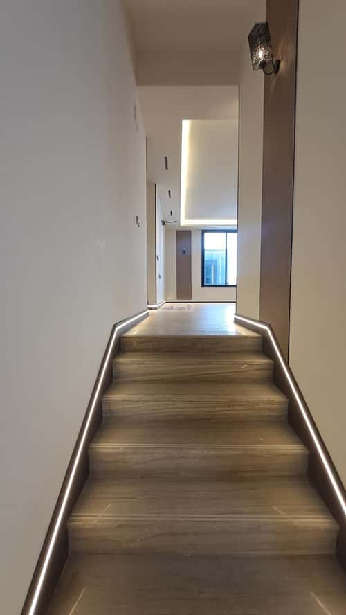 فيلا 4 غرف في الشراع 13