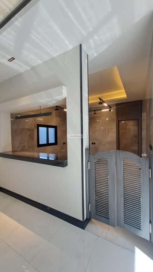 فيلا 4 غرف في الشراع 15