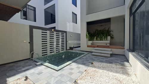 فيلا 4 غرف في الشراع 3