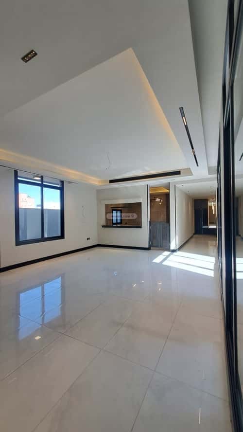 فيلا 4 غرف في الشراع 6