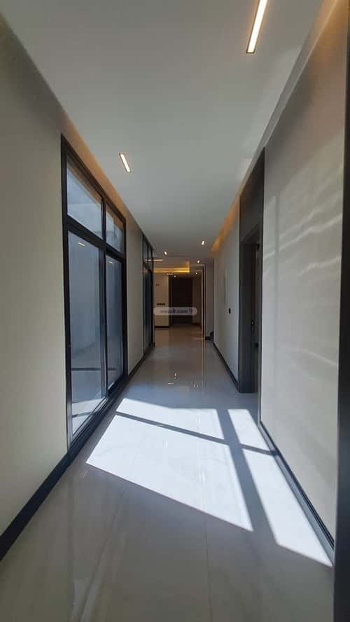 فيلا 4 غرف في الشراع 10