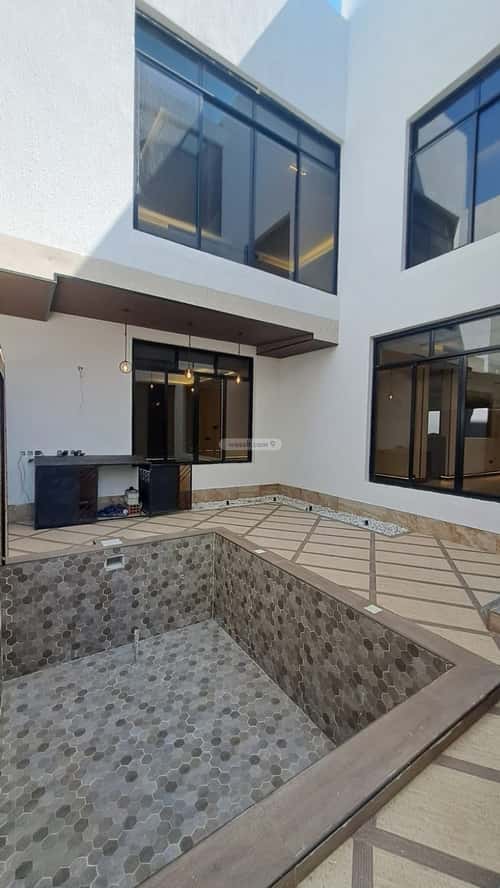 فيلا 4 غرف في الشراع 13