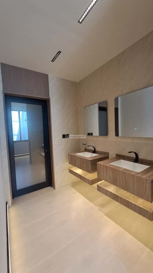 فيلا 4 غرف في الشراع 15