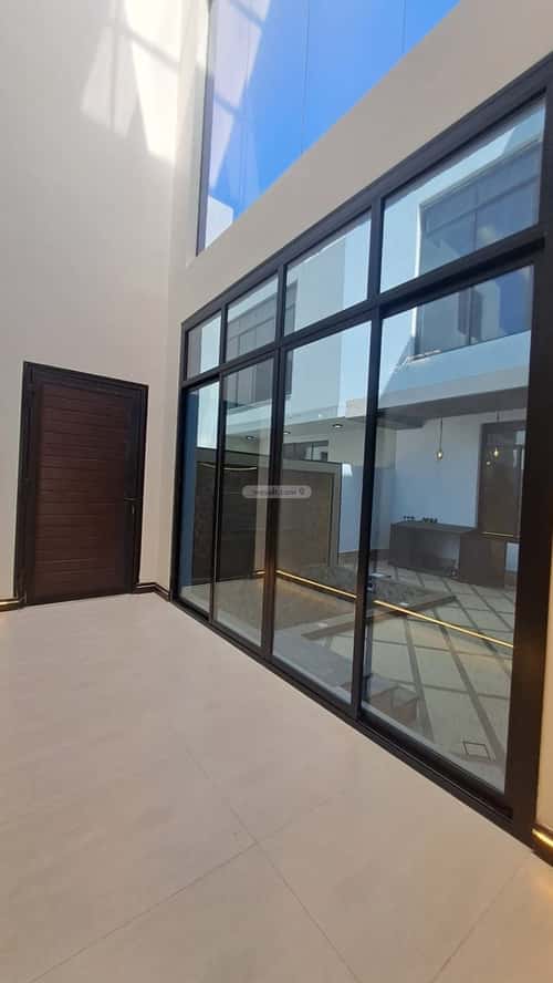 فيلا 4 غرف في الشراع 17