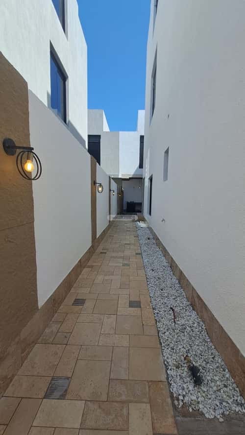 فيلا 4 غرف في الشراع 7