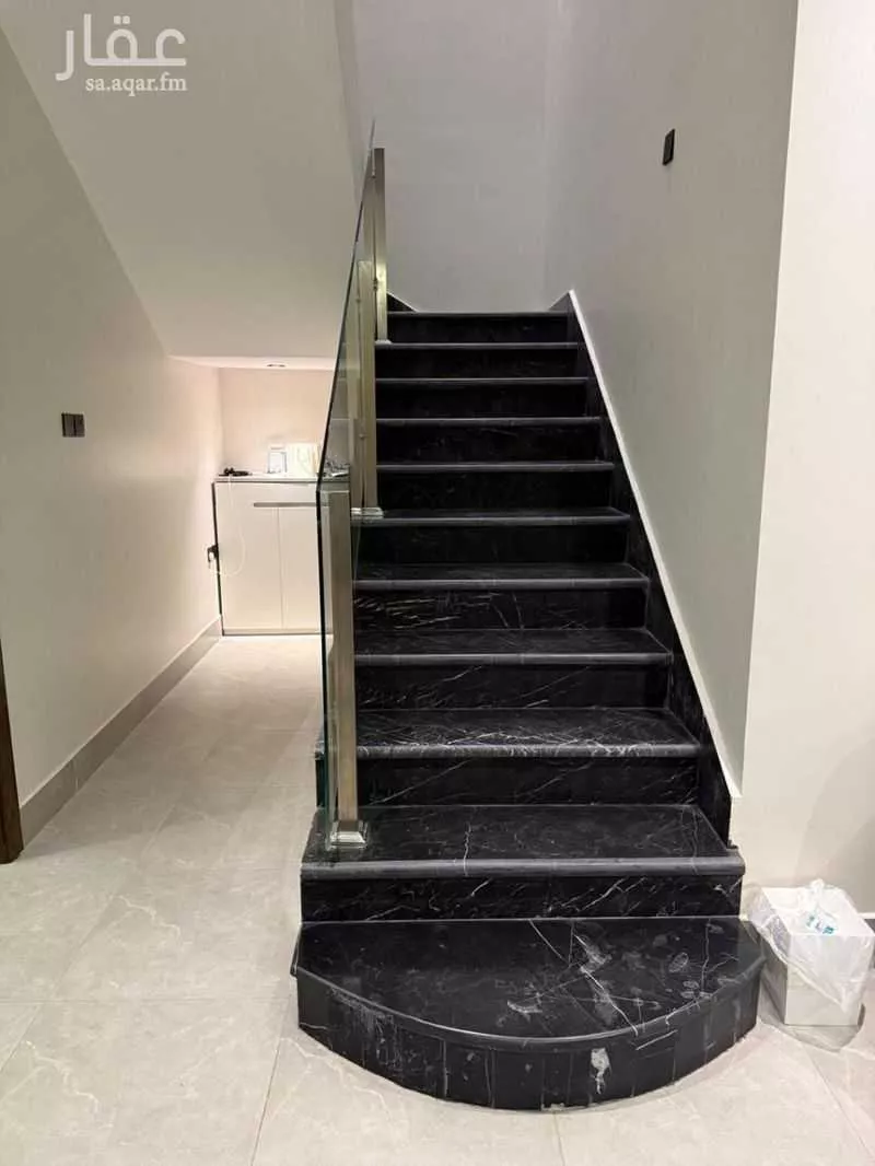 4 bedroom villa in Dhahrat Al Badiah 6