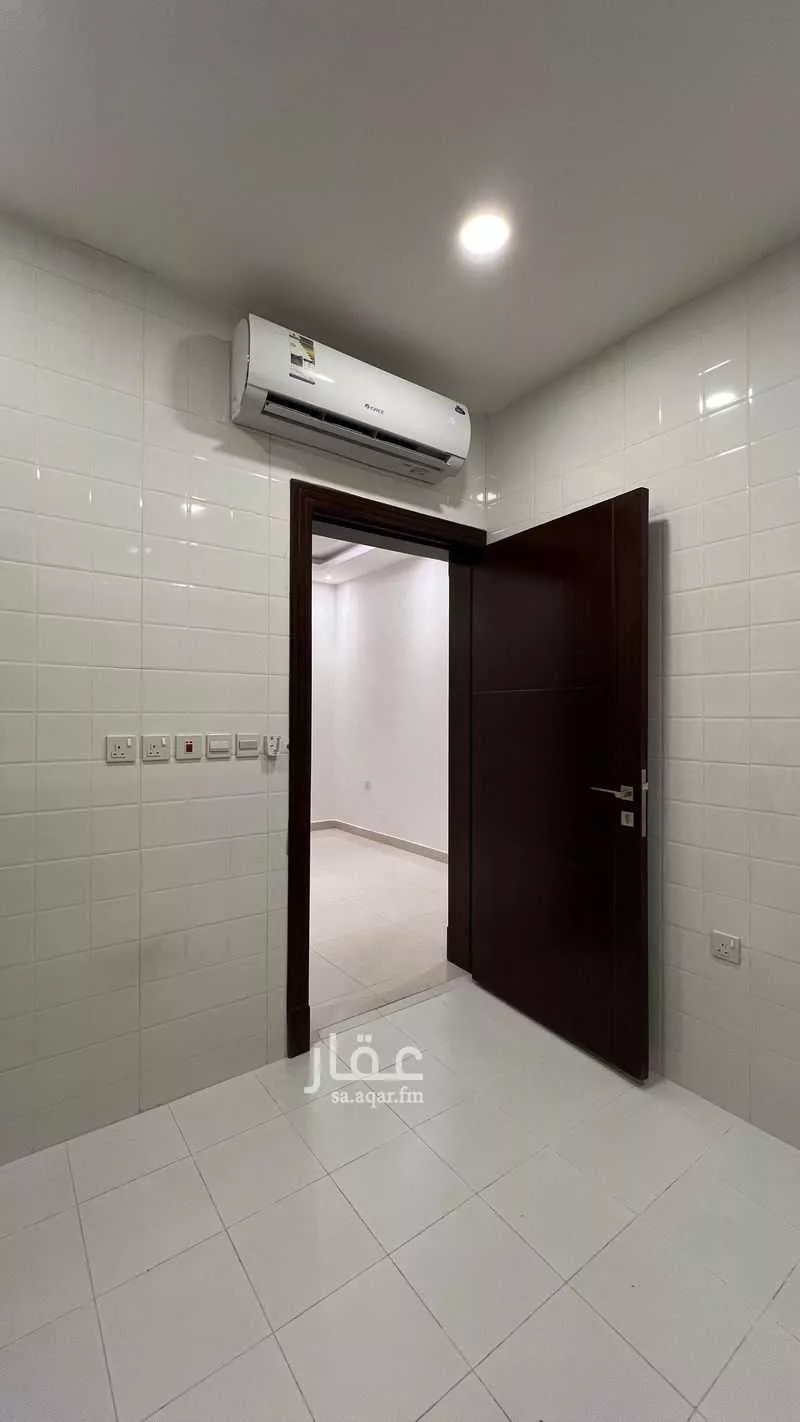 شقة 3 غرف في النخيل 5