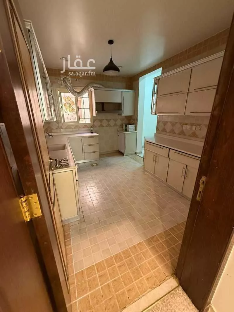 5 bedroom apartment in Al Yarmouk 6