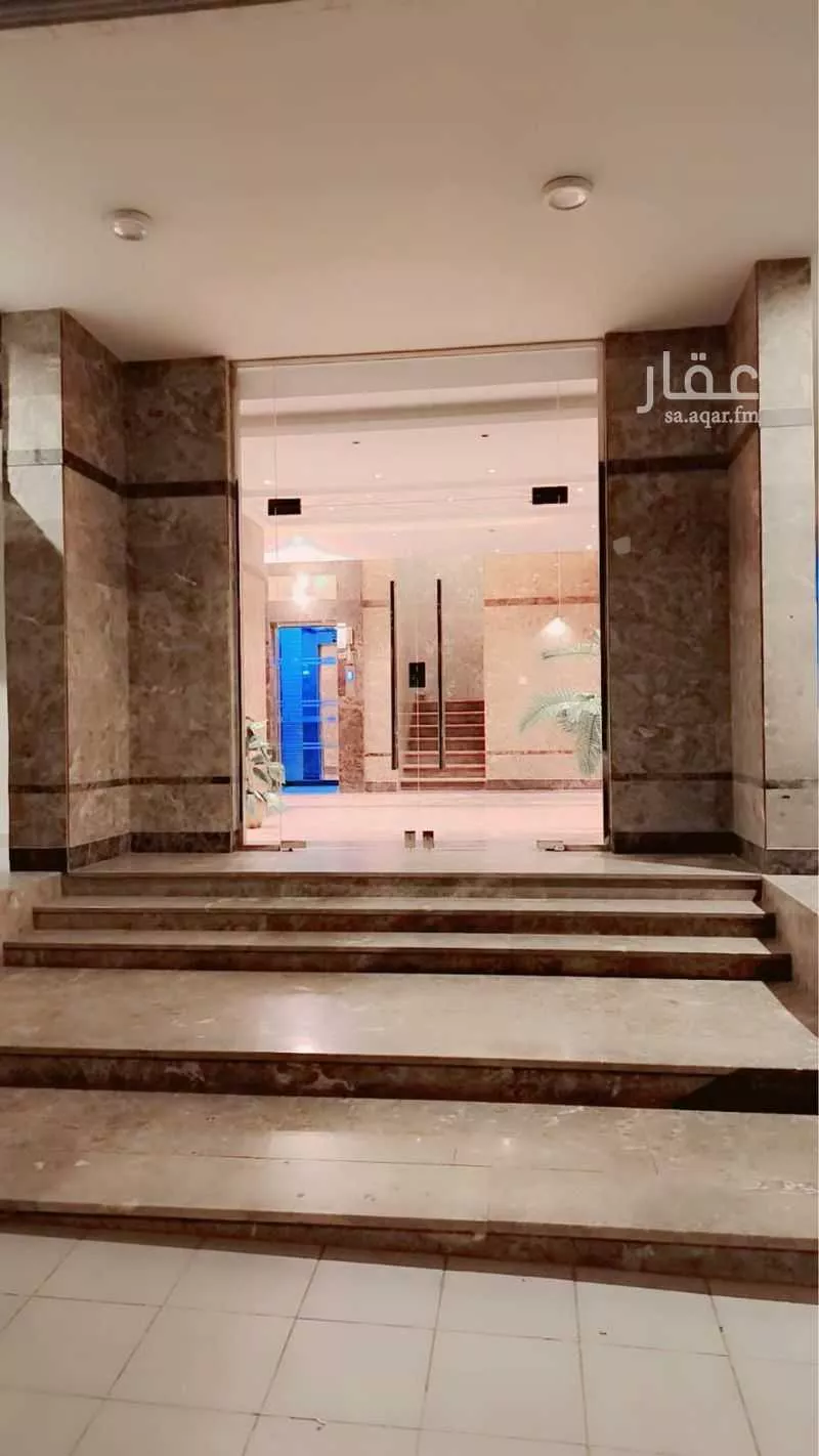 شقة 6 غرف في الملك فهد 7