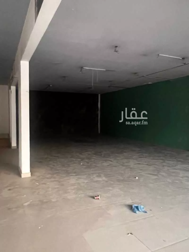 100 sqm shop in King Fahd 2