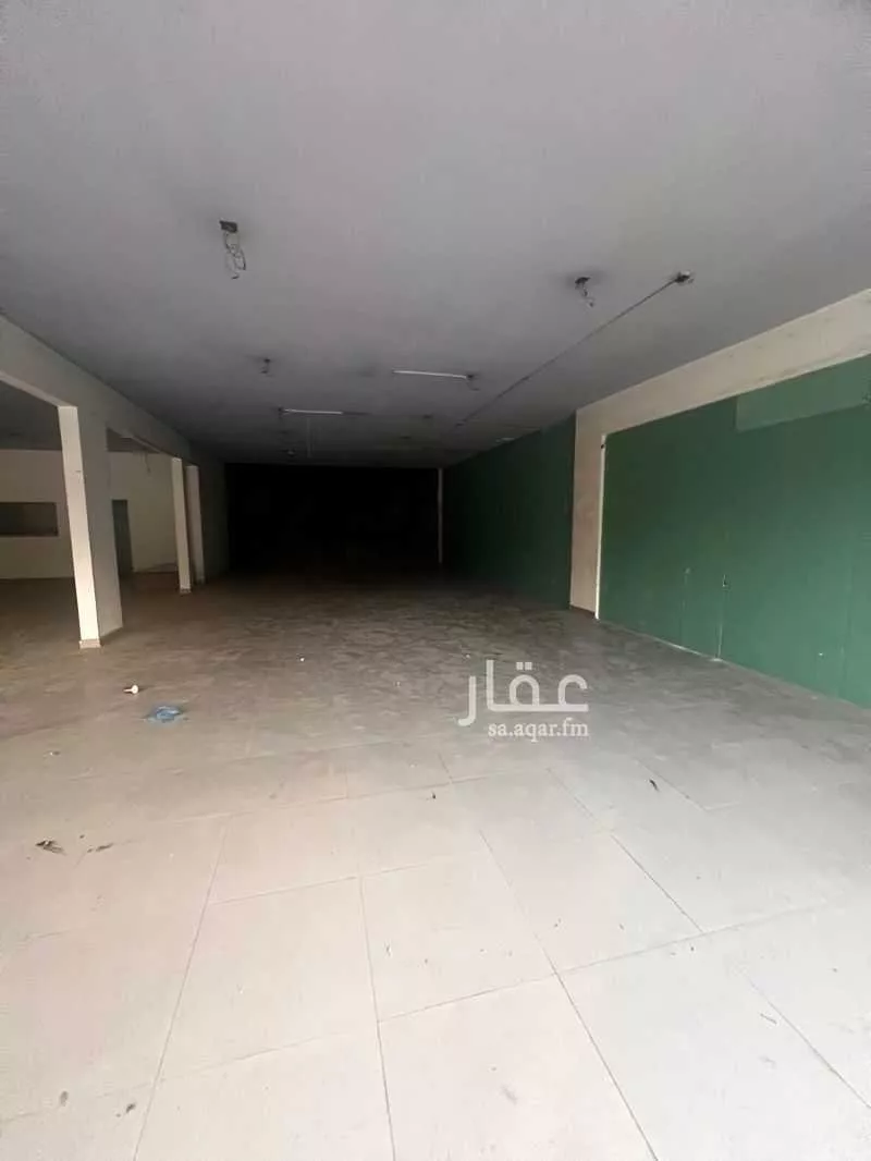 100 sqm shop in King Fahd 5
