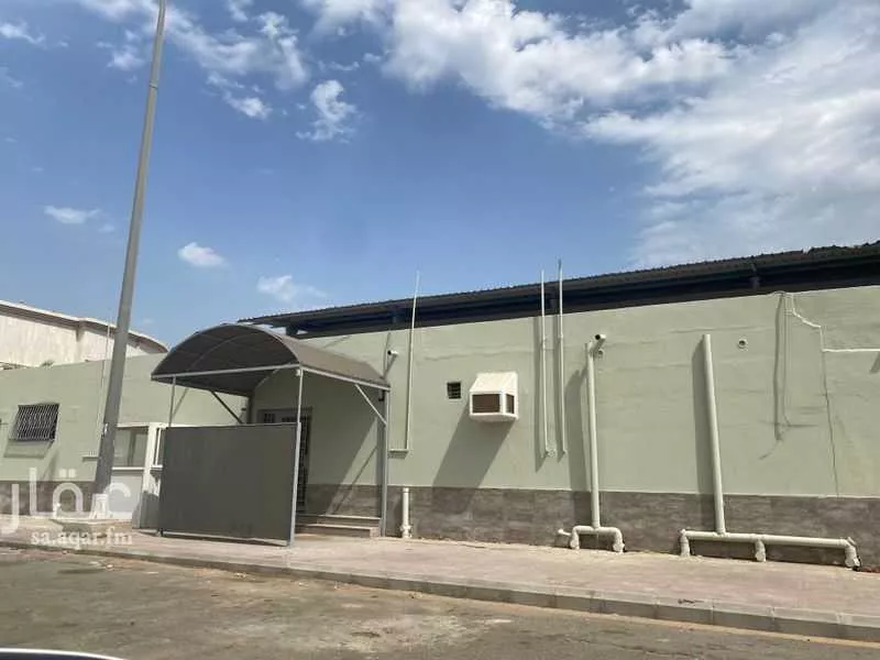 فيلا 30 غرف في البساتين 7