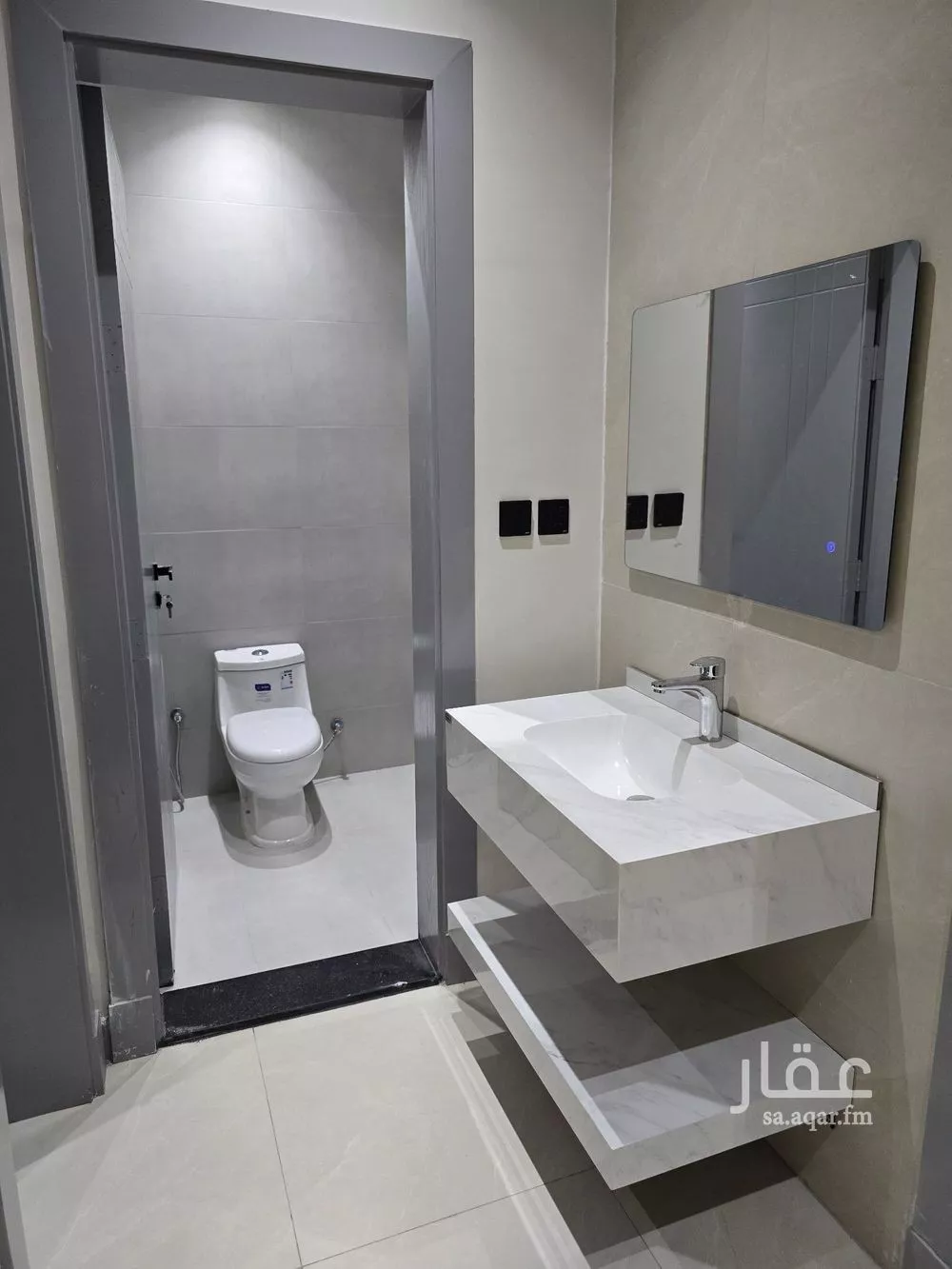 شقة 2 غرف في النزهة 4