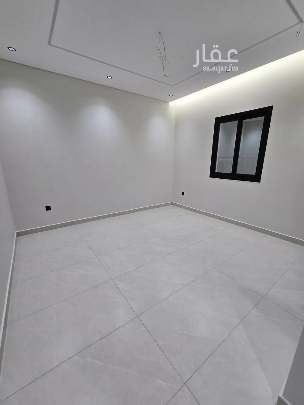 شقة 4 غرف في النزهة 4