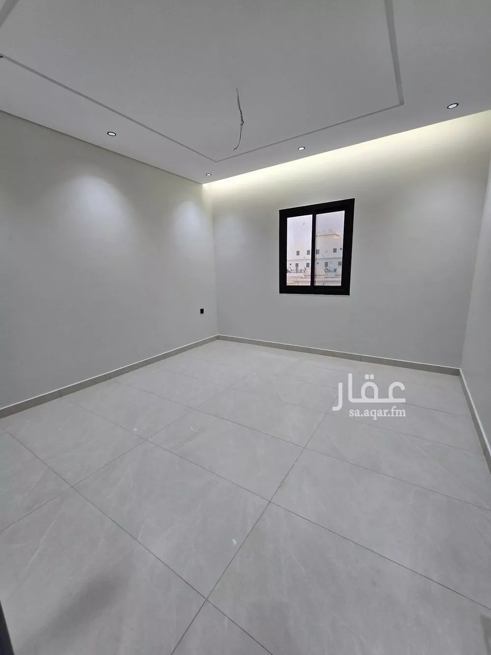 شقة 4 غرف في النزهة 6