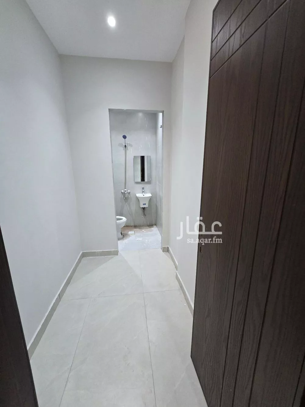 شقة 4 غرف في النزهة 4