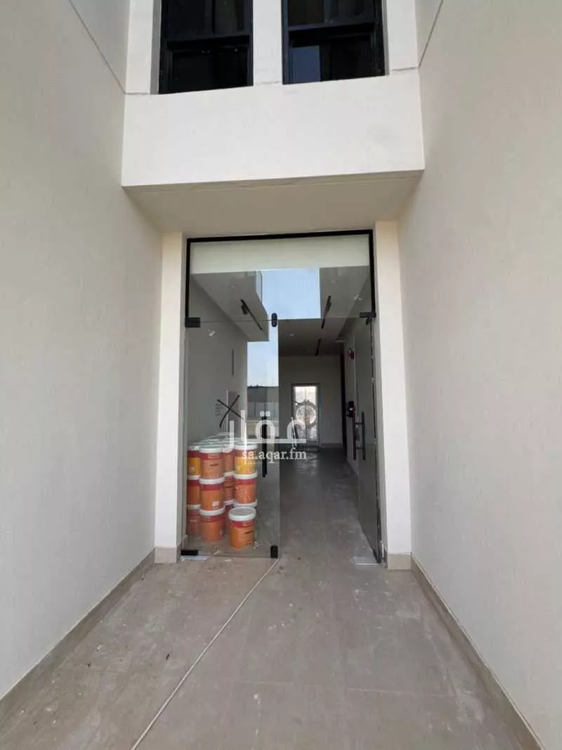 عمارة 1077 م² في الشرق 7